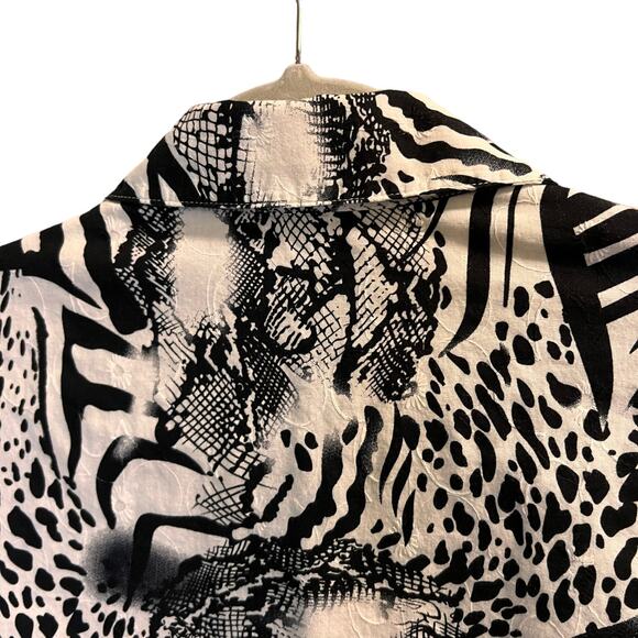 Kim Rogers Women's Button Down Shirt Size Medium Zebra Leopard Print Black White - Picture 7 of 10
